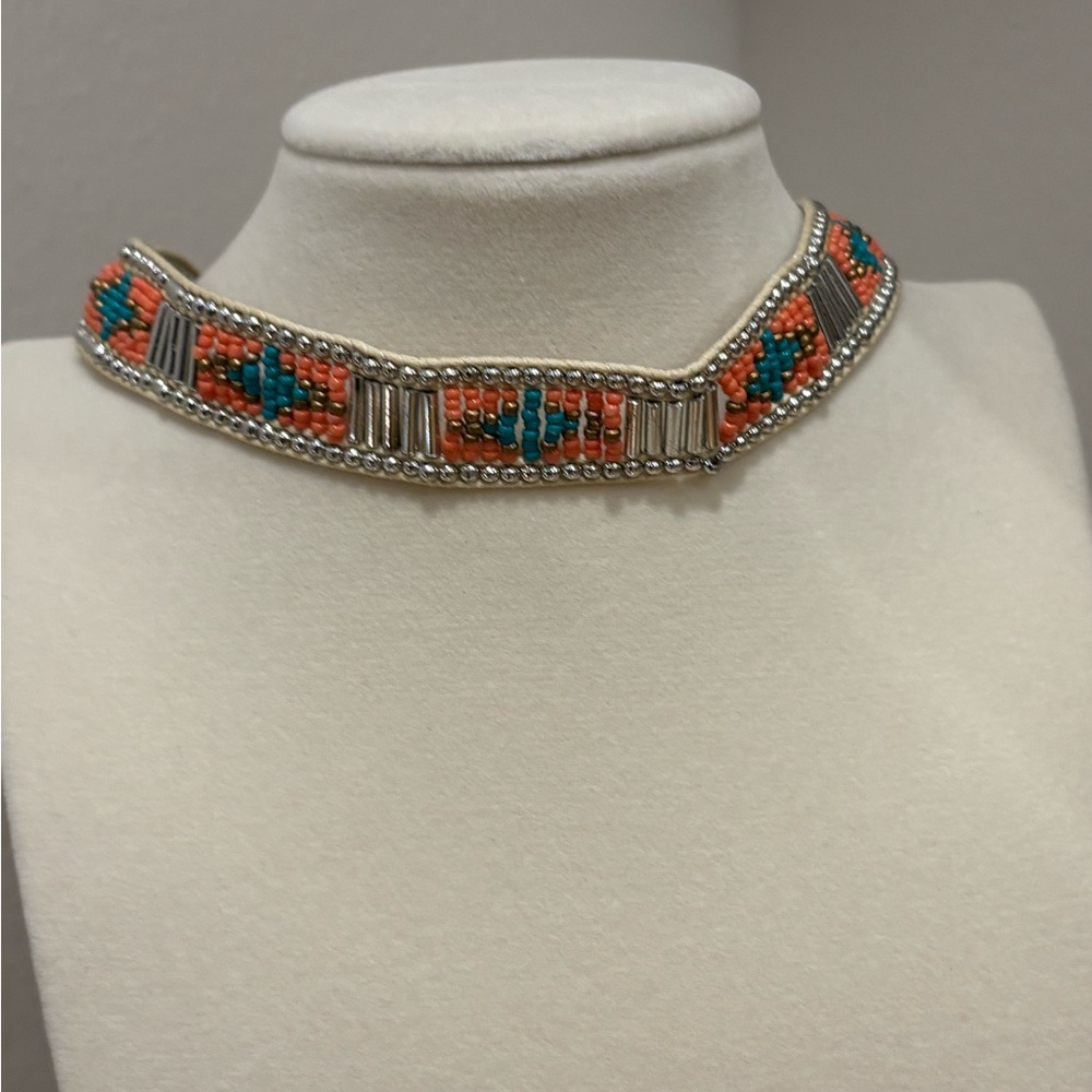 BEAUTIFUL CHOKER